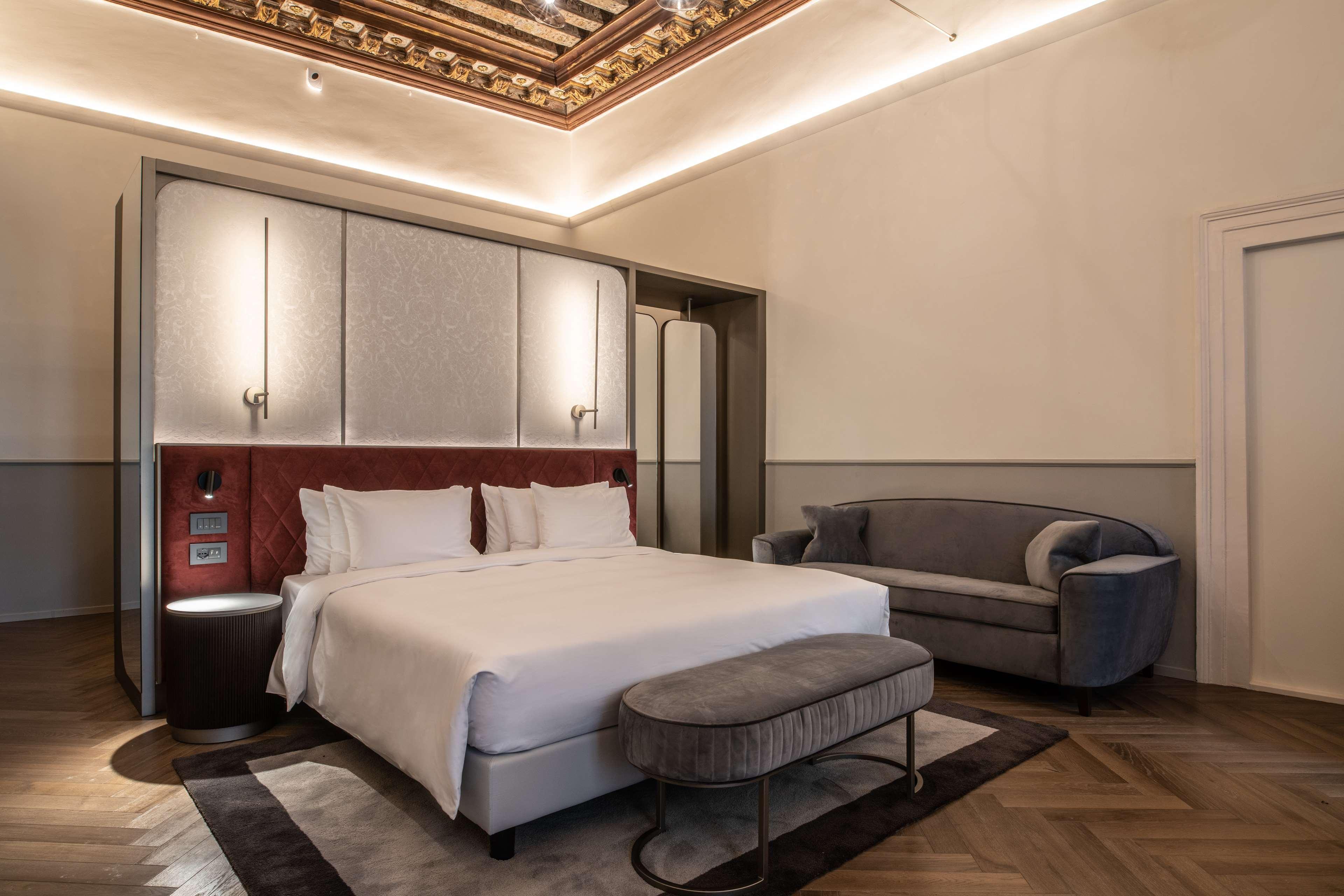Radisson Collection Hotel, Palazzo Nani Venezia Esterno foto A bedroom at the hotel