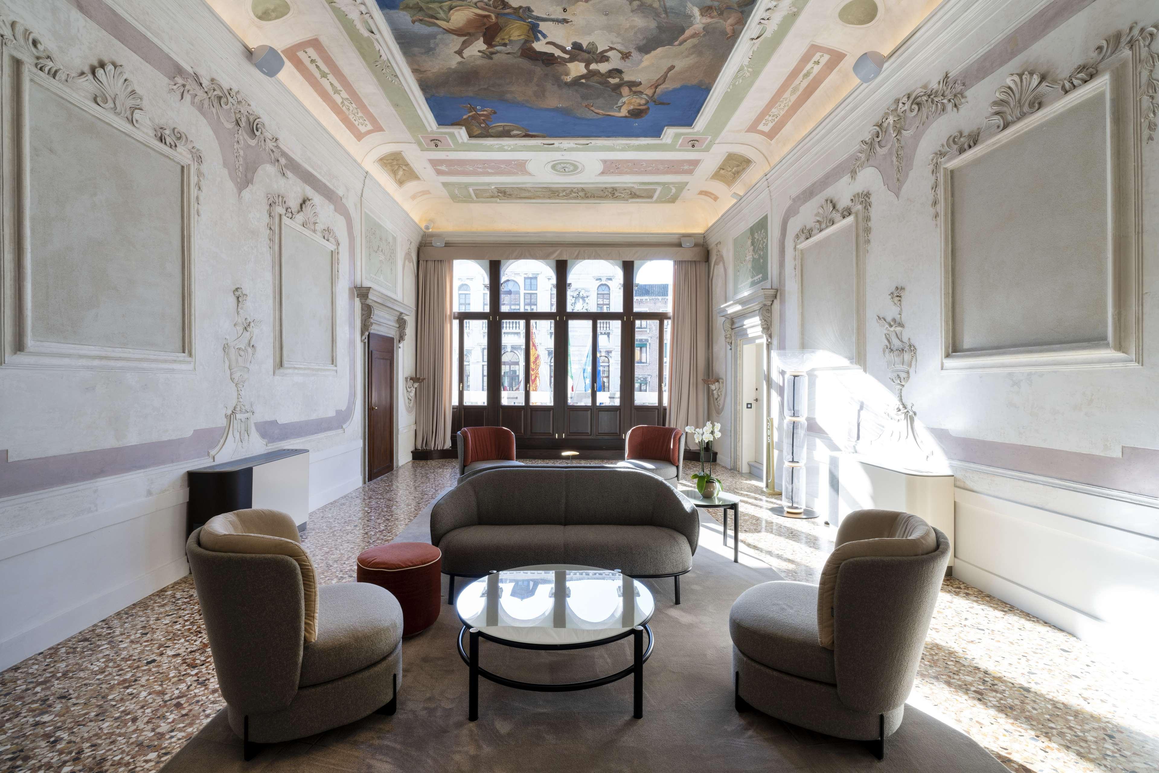 Radisson Collection Hotel, Palazzo Nani Venezia Esterno foto The lobby of the hotel