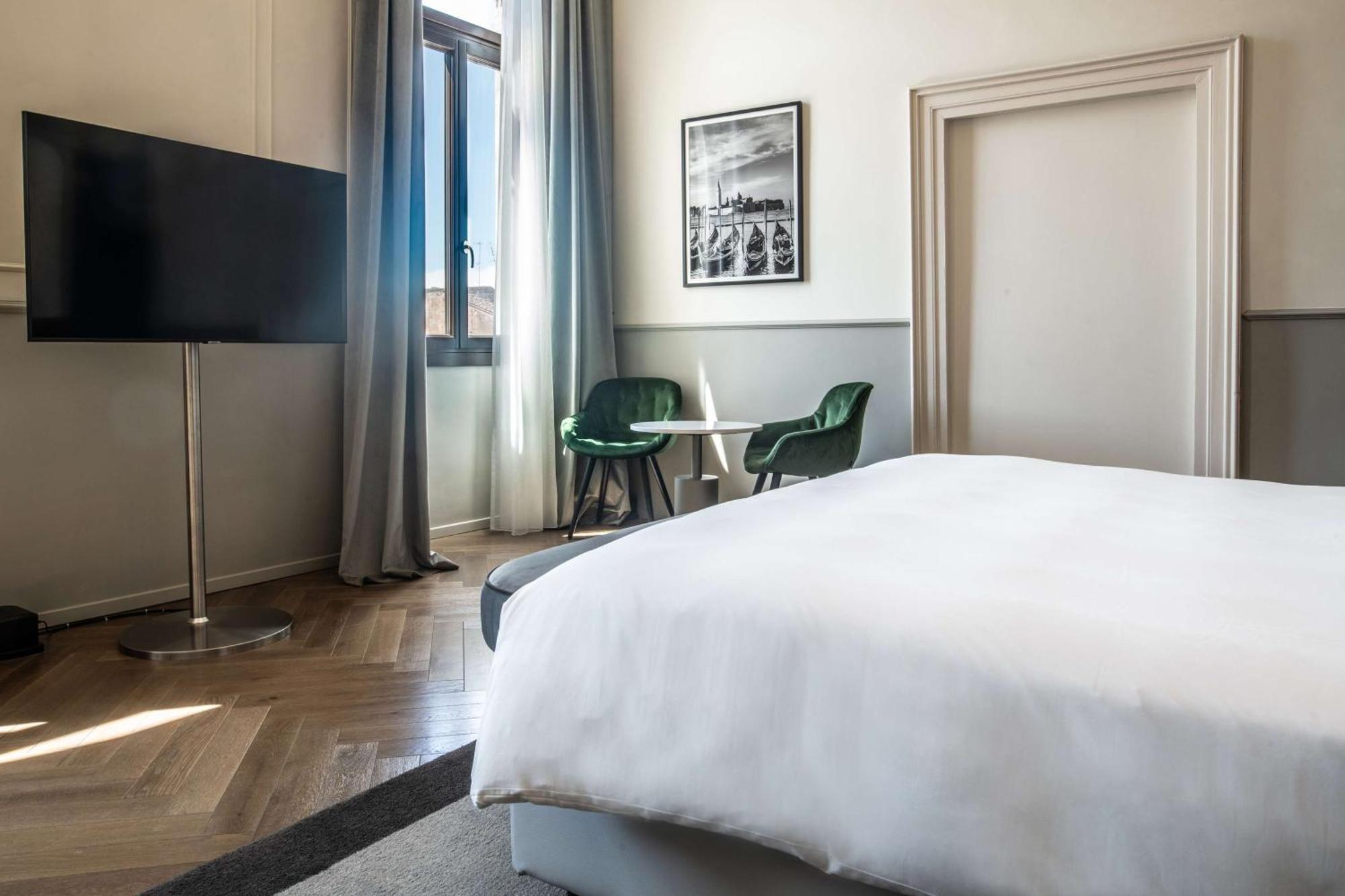 Radisson Collection Hotel, Palazzo Nani Venezia Esterno foto A room at the hotel