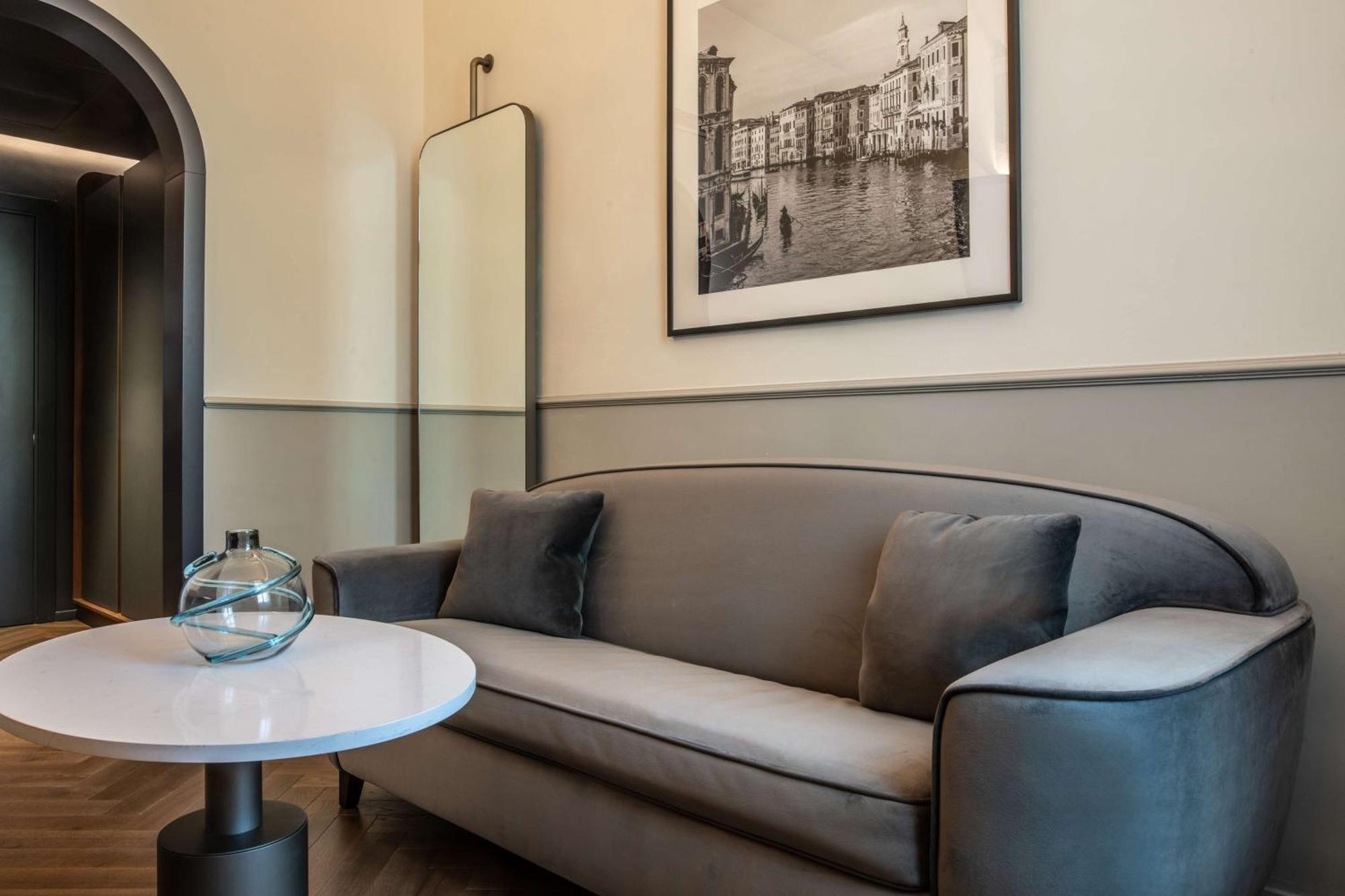 Radisson Collection Hotel, Palazzo Nani Venezia Esterno foto A sofa